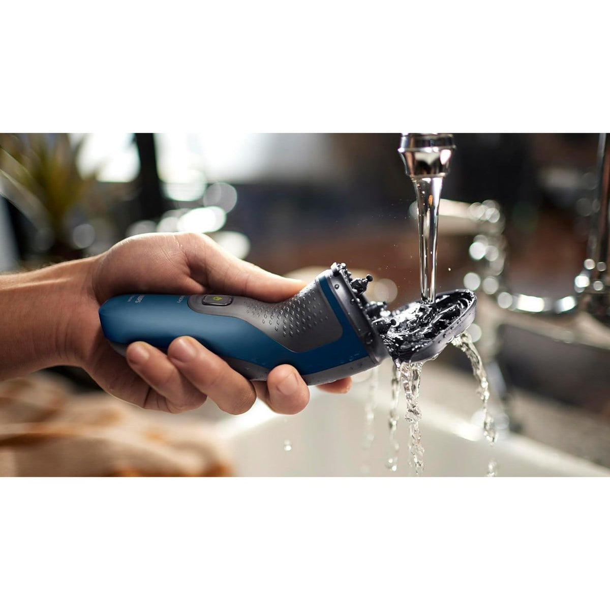 Philips Series 1000 Wet or Dry Electric Shaver S1151/00 - Healthxpress.ie