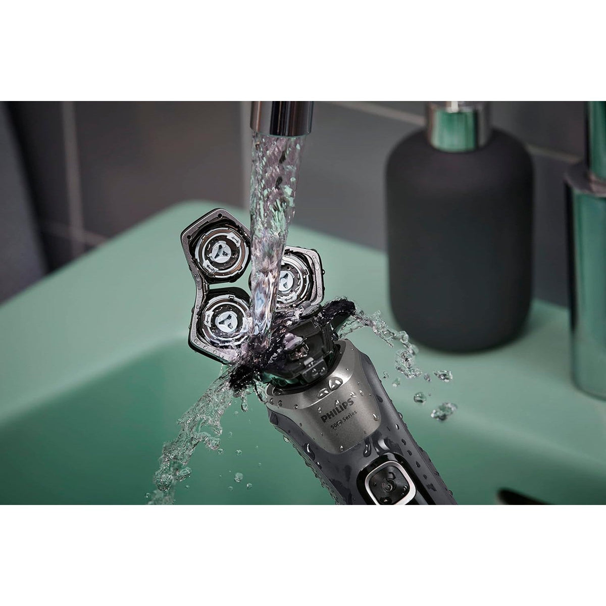 Philips 5000 Series  S5887/10 Wet And Dry Electric Shaver with advanced SkinIQ technology - Healthxpress.ie