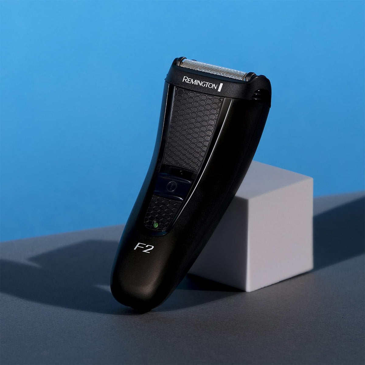 Remington Style Series F2 Foil Shaver - Cordless Electric Razor for Men with Pop Up Trimmer, Rechargable, F2002 - Healthxpress.ie