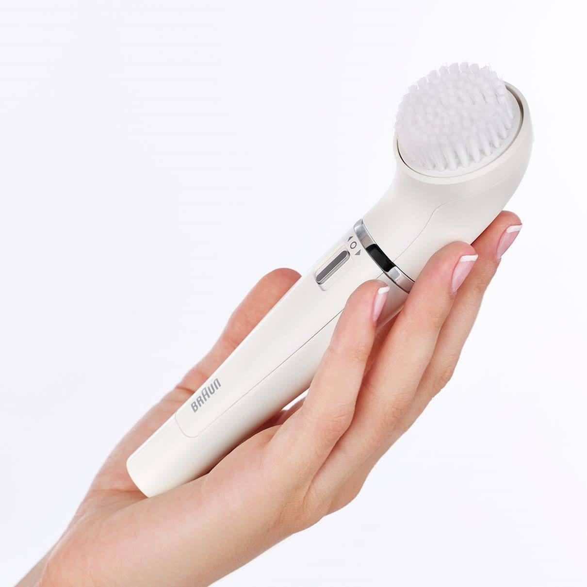 Braun Face 810 Facial Epilator, Hair Removal and Facial Cleansing, with Additional Brush and Battery, White