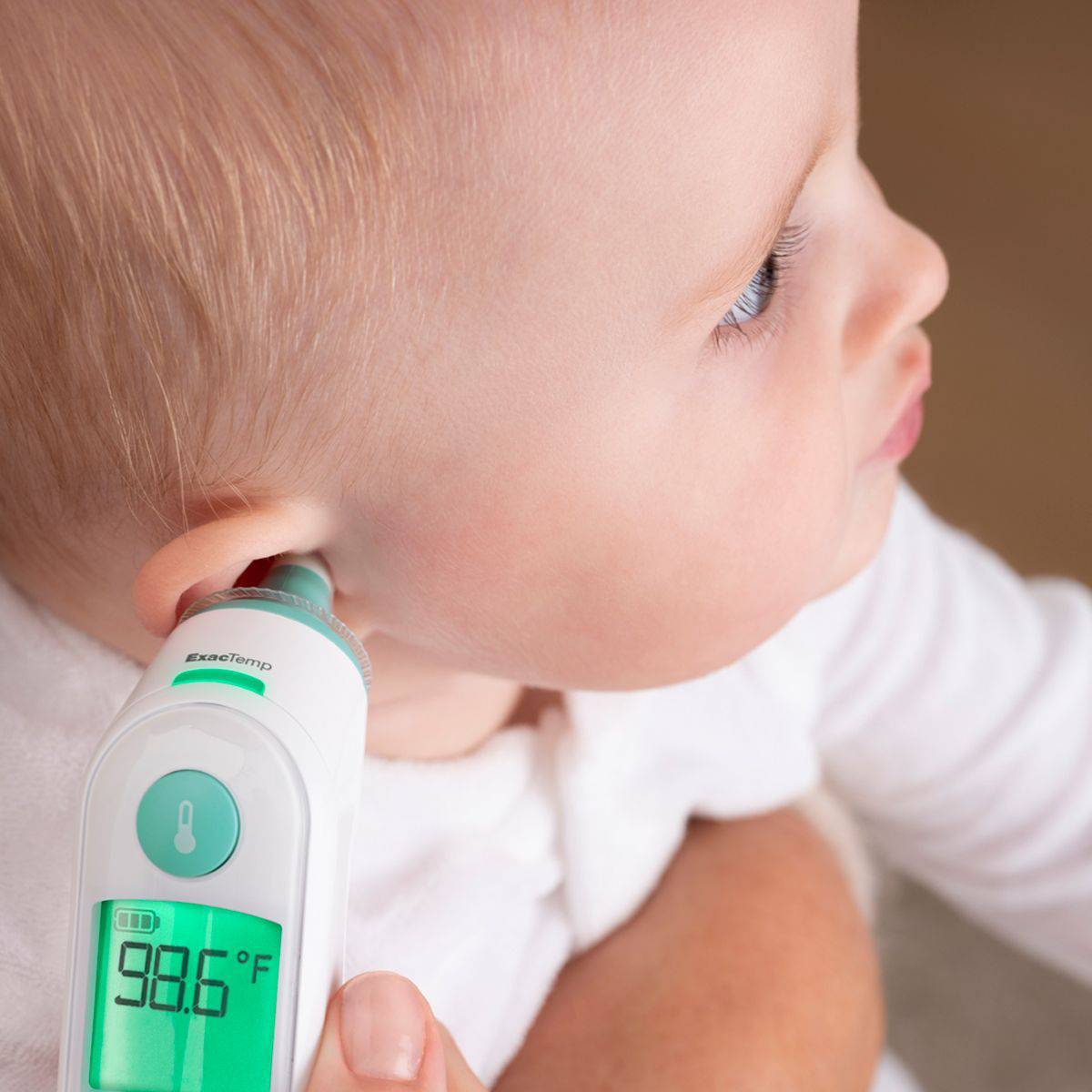 Braun IRT6515 Thermoscan 6 Thermometer w/ Lens Filters - Patented Pre-Warmed Tip - Healthxpress.ie
