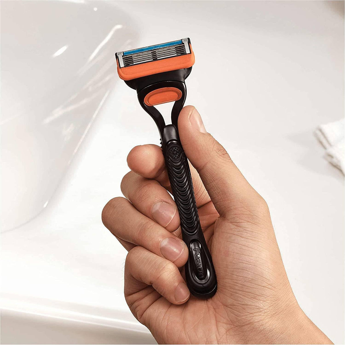 Gillette Fusion5 Razor Big Blade Pack w/ 10 Blade Refill - Five-Blade Technology - Healthxpress.ie