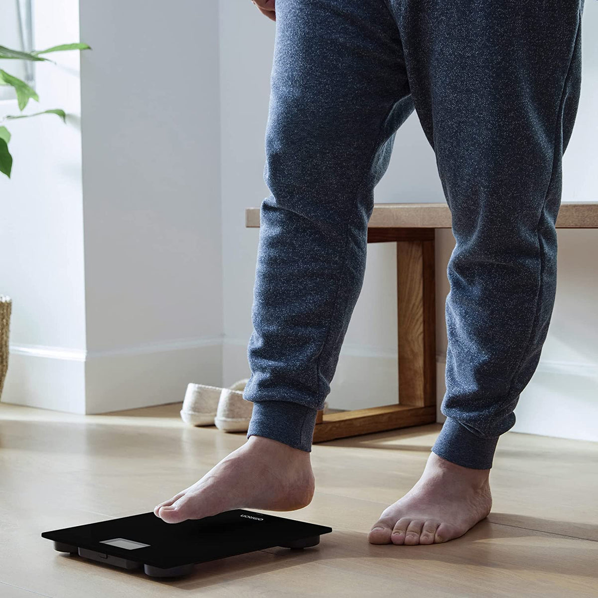 OMRON HN300T2 Intelli IT Smart Bathroom Scales for Body weight – Digital Weighing - Healthxpress.ie