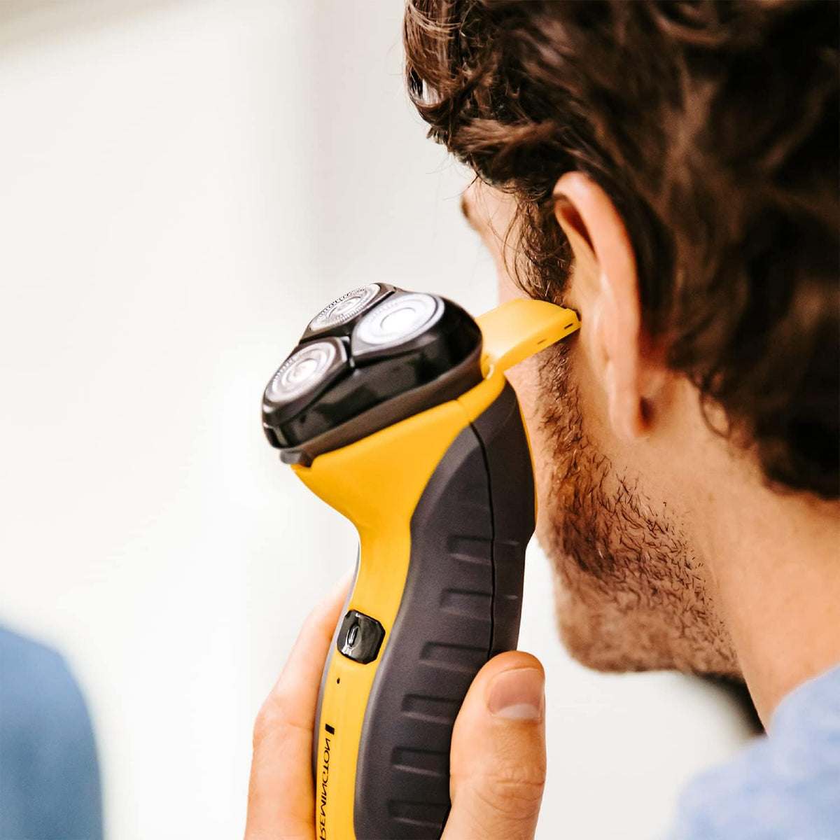 Remington Virtually Indestructible Men's Electric Shaver (Cordless, Wet & Dry, Rotary Shaver, Pop-up Detail Trimmer,USB , 60-Minute Usage) PR1855 - Healthxpress.ie