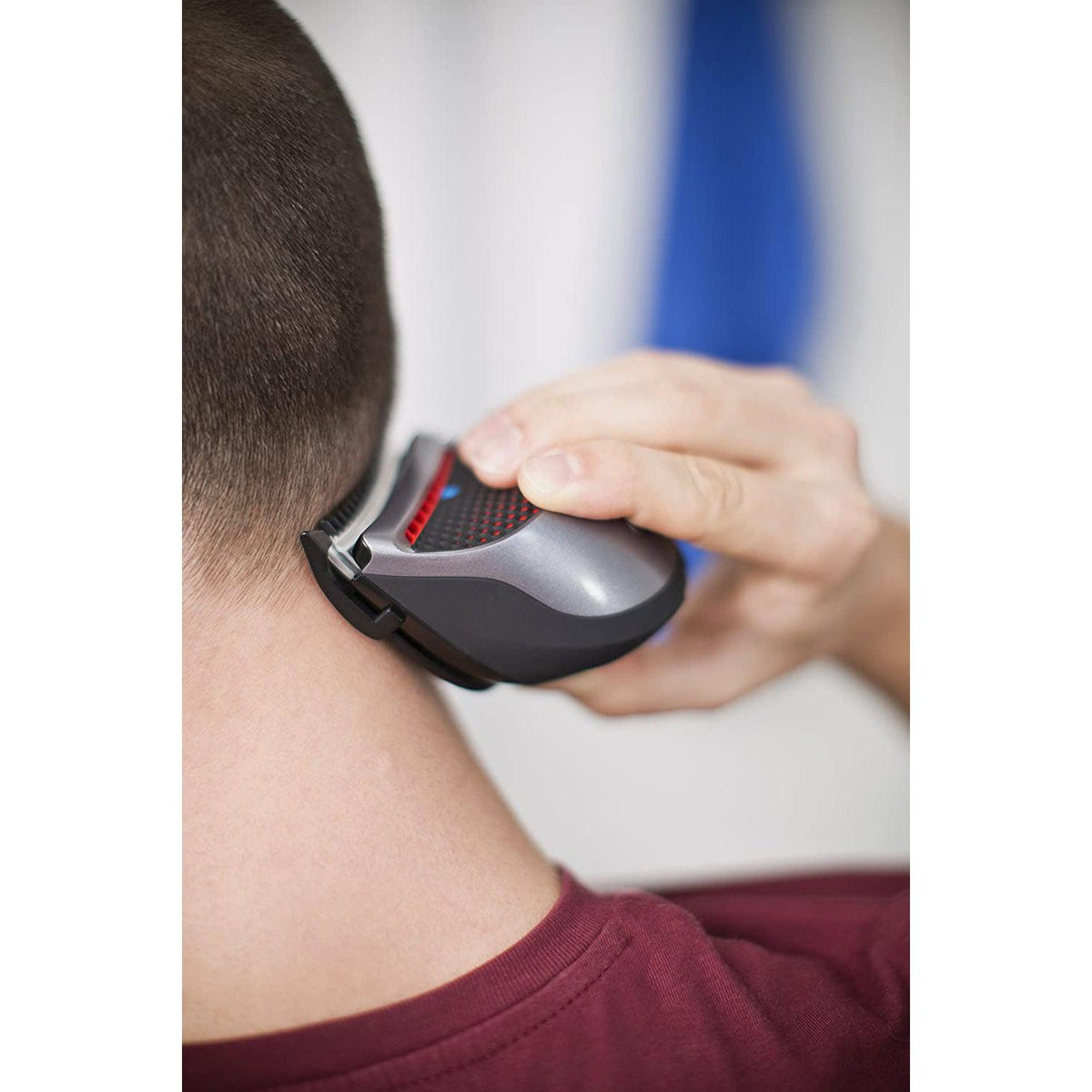 Remington Quick Cut Hair Clippers -9 Comb Lengths Curved Blade with Storage Pouch - HC4250, Black/Red - Healthxpress.ie